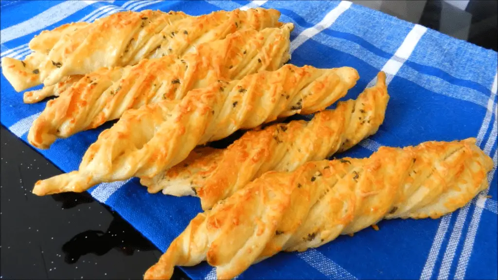 Cheese twisted bread